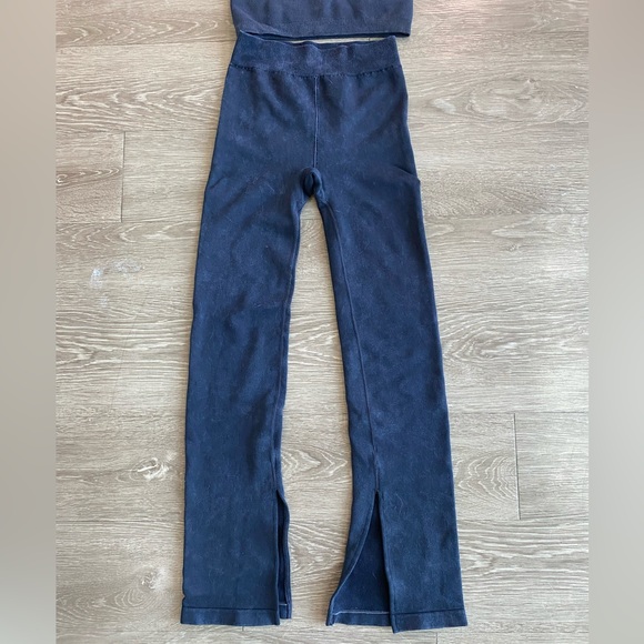 Fabletics Cloud Seamless Split Flare Set - Picture 2 of 6